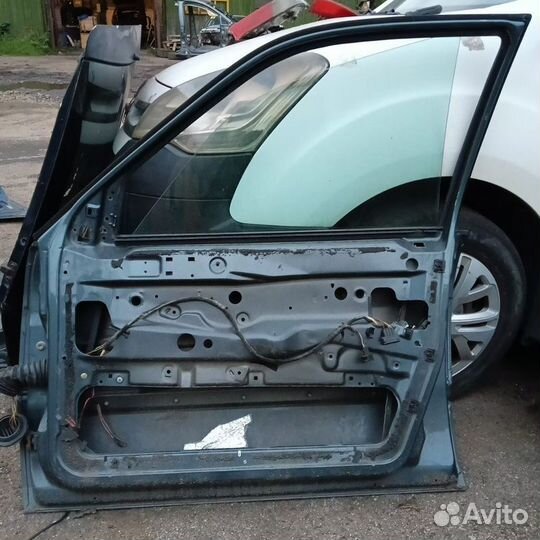 Дверь передняя правая Volkswagen Passat B4