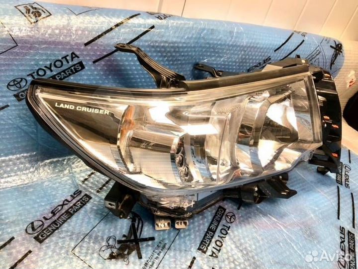 Две Фары новые оригинал галоген Тойота Прадо2017-н