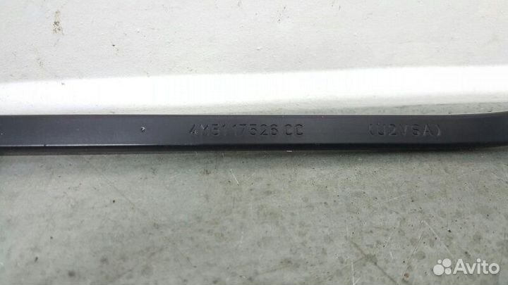 Поводок стеклоочистителя передний правый Ford