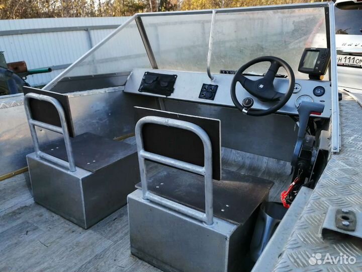 Лодка Бестер 490 с мотором Сузуки 90 4х тактным