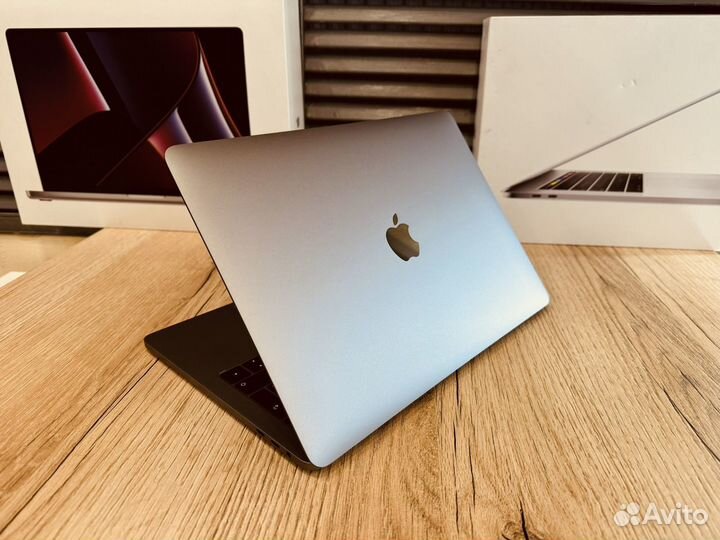 Топчик MacBook Pro 13 2018 i7 16GB 512GB 7 циклов