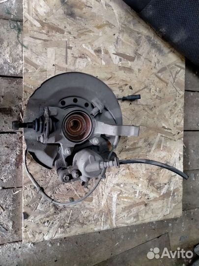 Кулак поворотный правый Лада гранта 2016 год