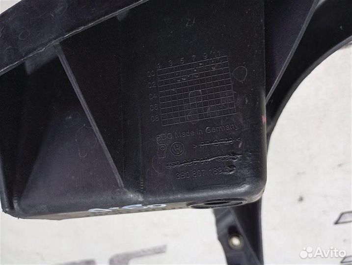 Кронштейн бампера передний Volkswagen Passat B5