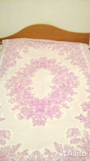Покрывало на кровать новое