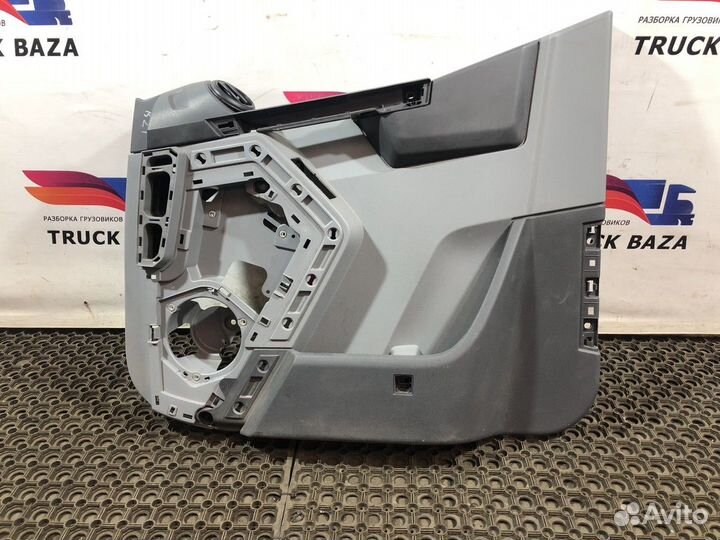 Обшивка двери правой Renault T