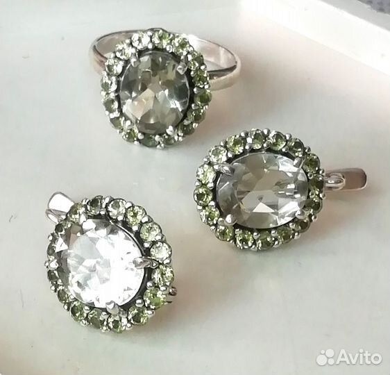 Серьги, кольцо 19 празиолит, хризолит серебро С154