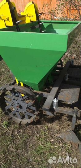 Картофелесажалка для минитрактора