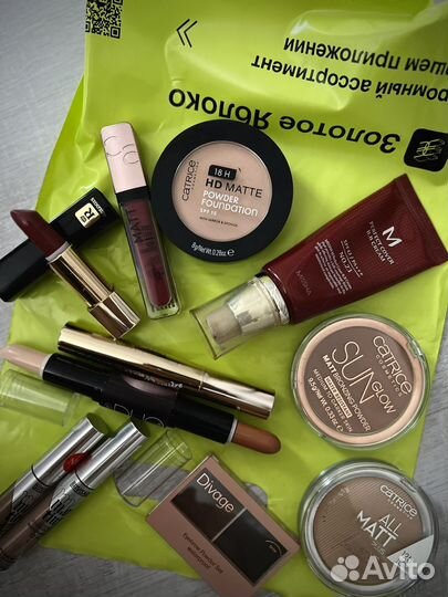 Набор новой косметики пакетом