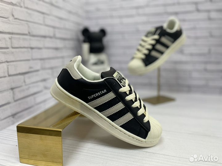 Кроссовки adidas superstar