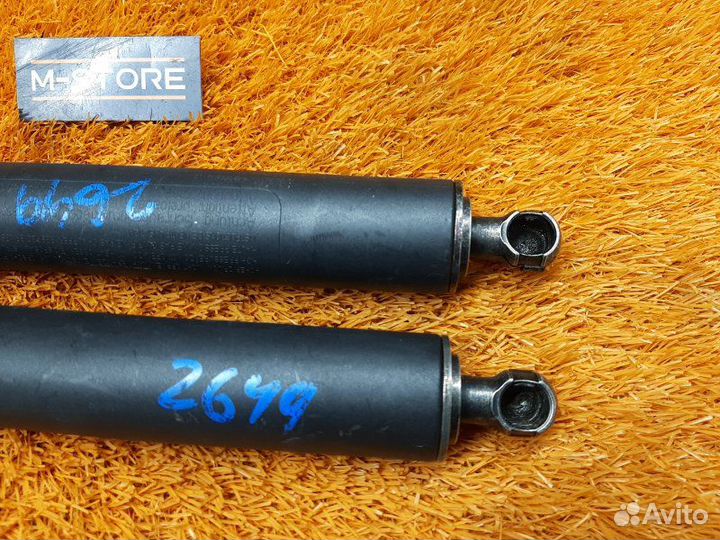 Амортизатор багажника Volkswagen Touareg 7L AZZ