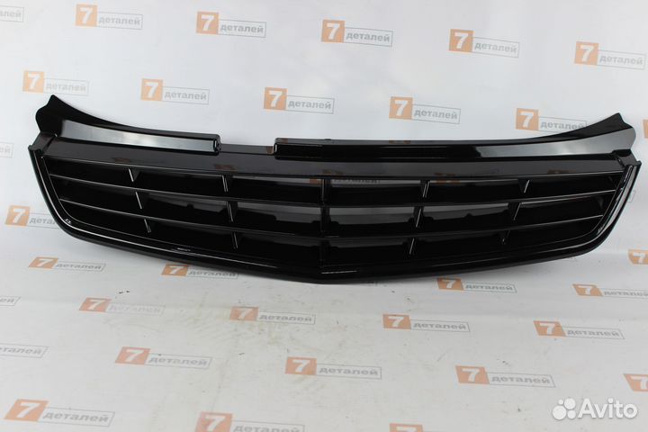 Решетка радиатора Приора 2 верхняя черная Новая