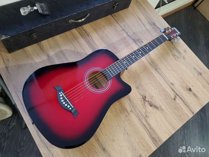 Гитара Белучи RED