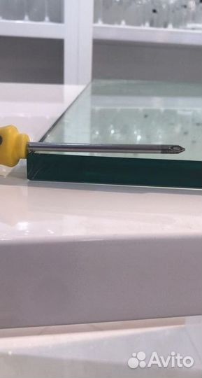 Стеклянные полки на заказ