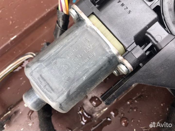 Мотор стеклоподъемника перед прав Ford Focus 2