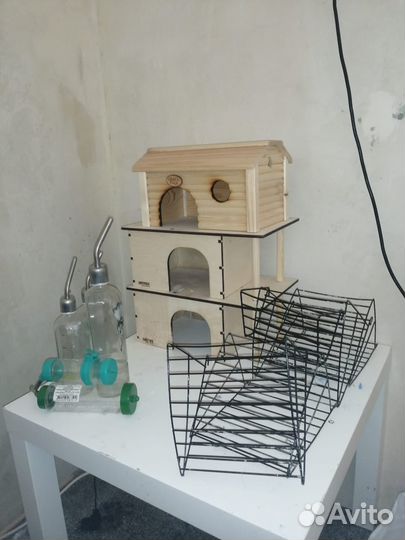 Поилки, миски,домики и сенники для грызунов