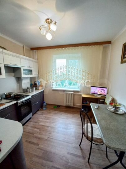 4-к. квартира, 84 м², 4/10 эт.