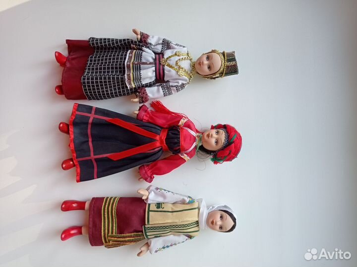 Куклы фарфоровые