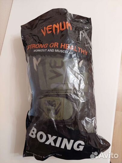 Боксерские перчатки venum 10 oz