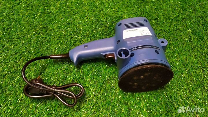 Эксцентриковая шлифмашинка в рабочем состоянии