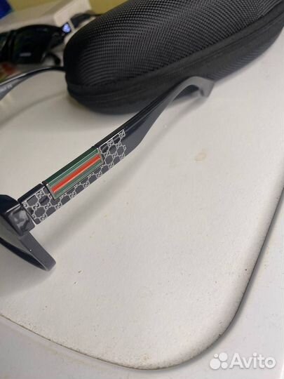 Солнцезащитные очки gucci