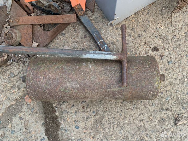 Ручной каток для газона-асфальта