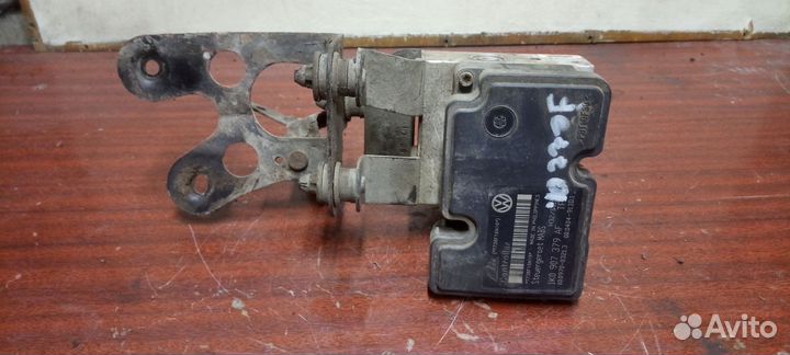 Блок абс VW jetta j5