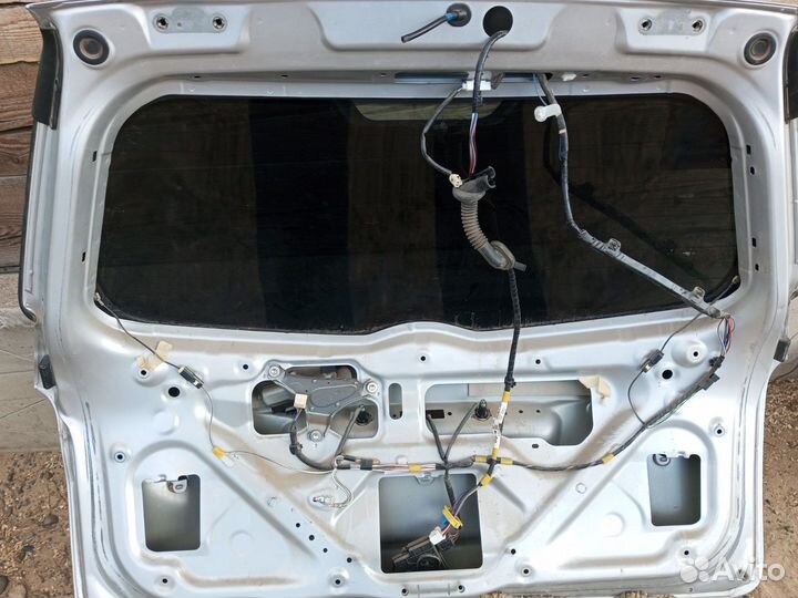 Крышка багажника Toyota Fielder 2011