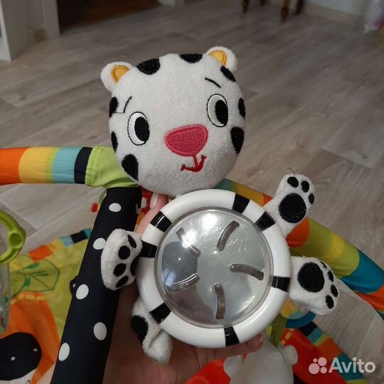 Развивающий коврик