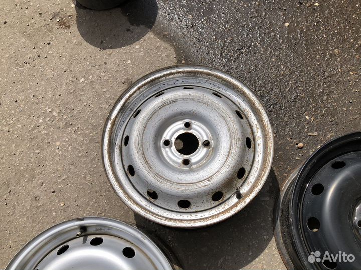 Штампованные диски R15 LADA Largus