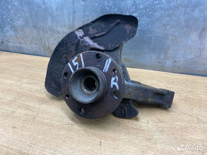 Кулак поворотный ступица в сборе передний правый
