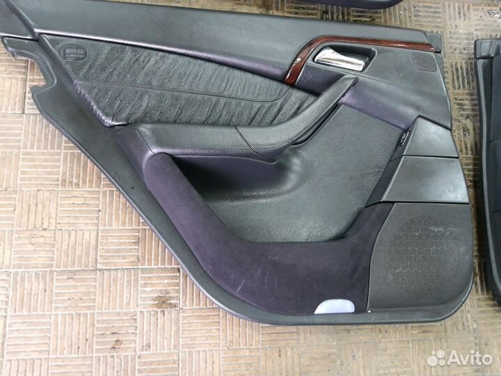 Обшивки дверей Mercedes W220