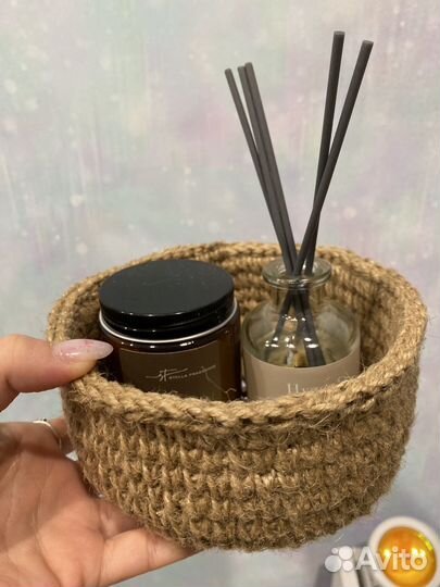 Корзинка из джута с резным дном