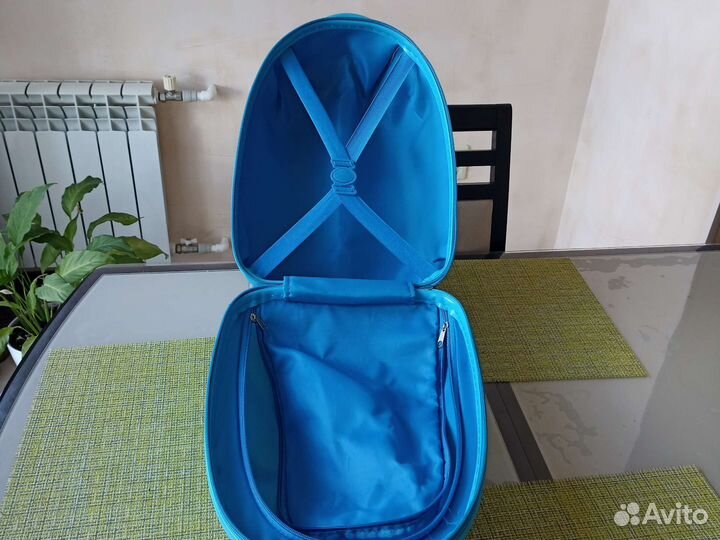 Детский чемодан на колесиках