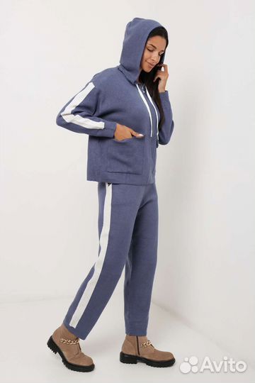 Спортивный костюм женский