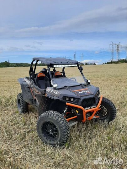 Plaris RZR XP 1000