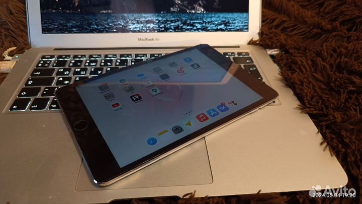 iPad mini 4 128gb cellular