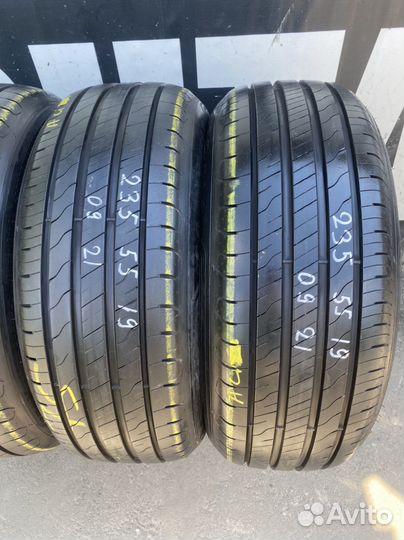 Goodyear EfficientGrip SUV 235/55 R19