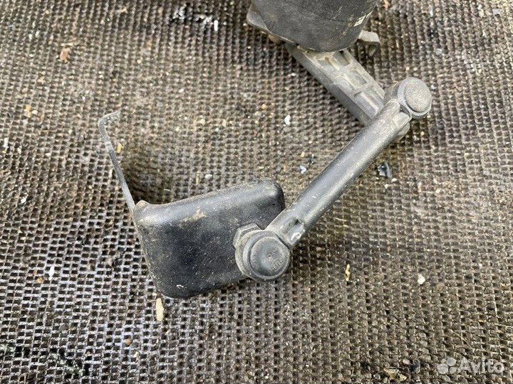 Датчик положения кузова задний Nissan X-Trail T31