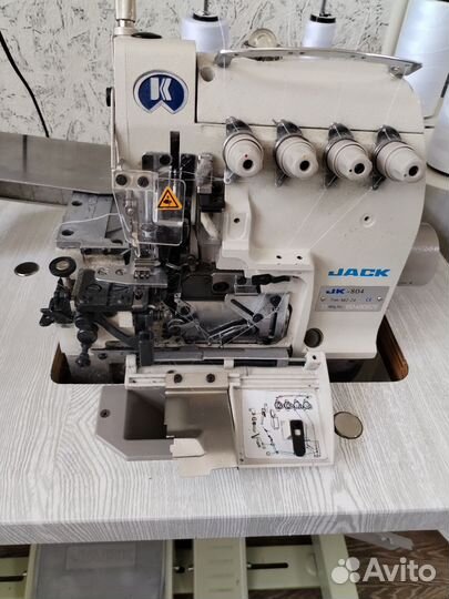 Швейная машинка оверлок бу