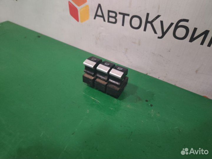 Кнопка стеклоподъемника Lifan Solano седан LF481Q3