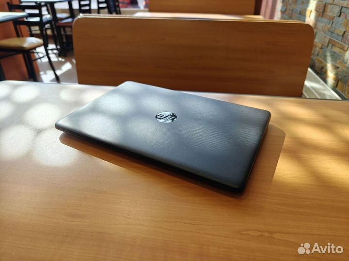 Современный ноутбук HP на i5