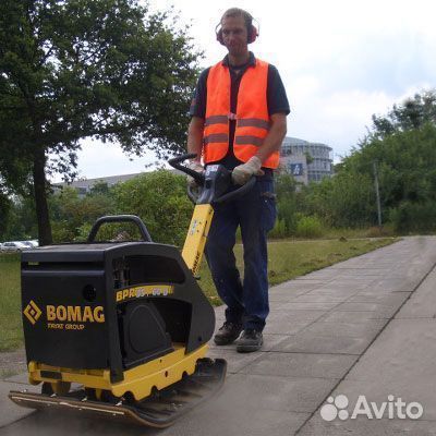 Виброплита реверсивная Bomag BPR 35/60