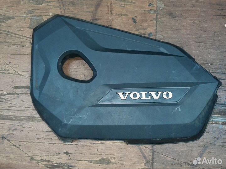Крышка двигателя на volvo s60 2