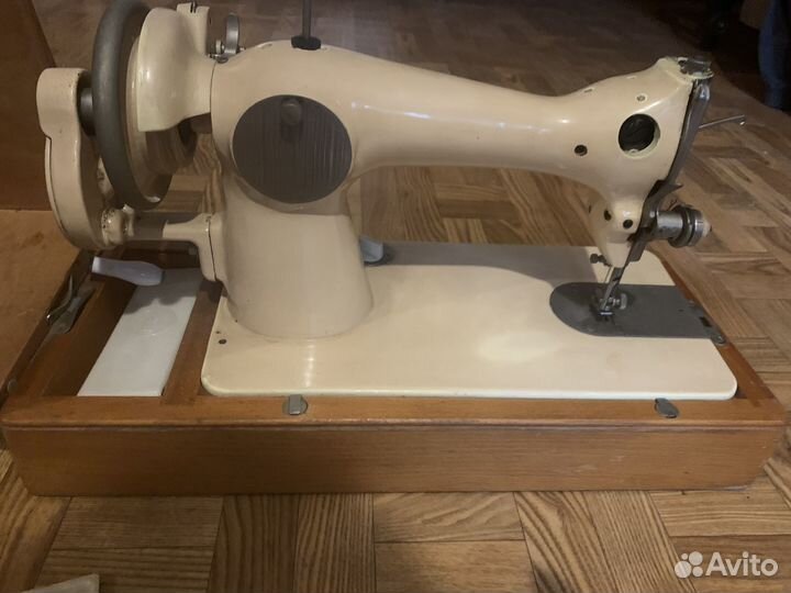 Швейная машинка Подольск 2М.ранний выпуск