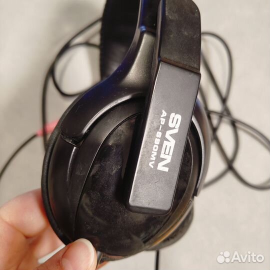 Проводные наушники