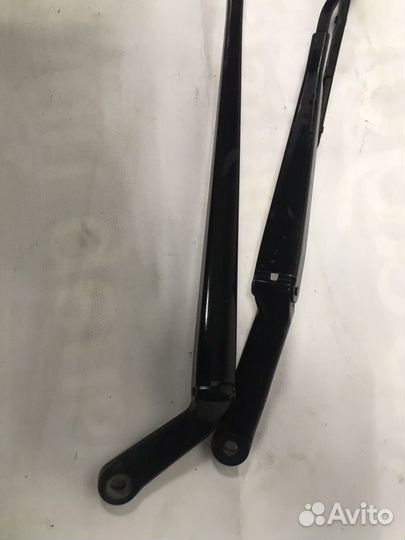 Поводки передних дворников Peugeot 206