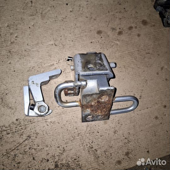 Петли дверей Audi A6 C5 левые передние