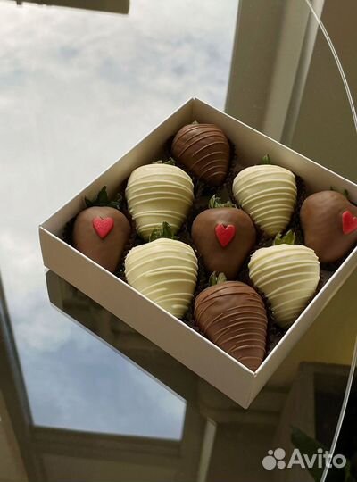 Букеты из клубники в шоколаде к празднику