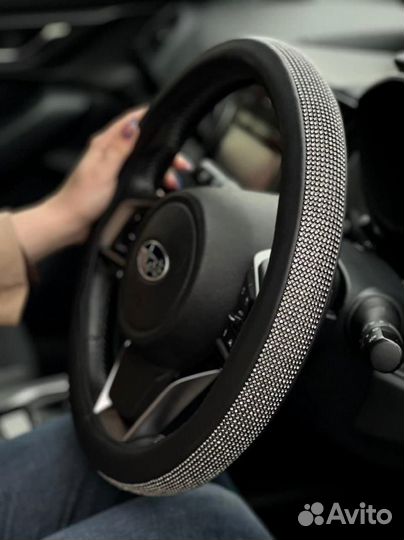 Оплетка руля со Стразами черная S2041