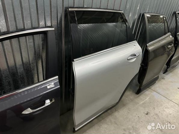 Задняя левая дверь Киа Соренто прайм